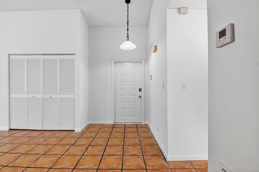 待售: $509,000 (2 贝兹, 2 浴室, 1203 平方英尺)