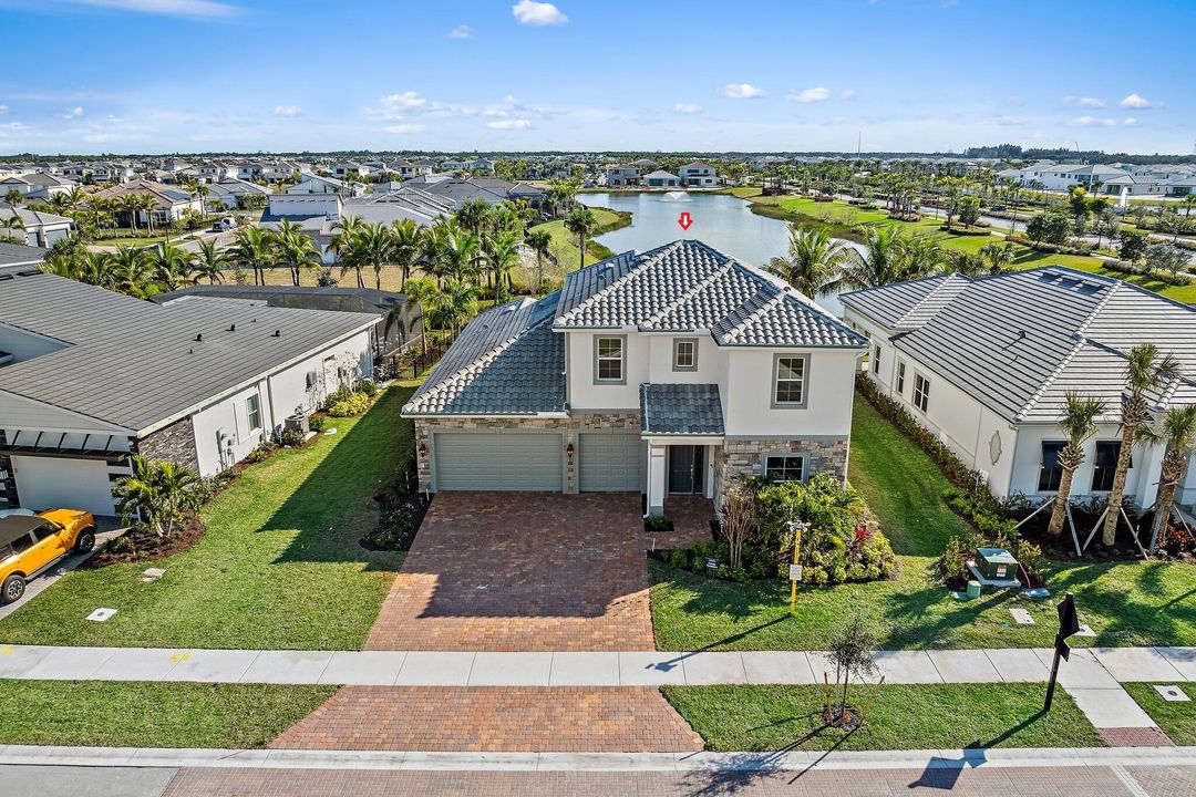 For Rent: $6,000 (5 beds, 3 baths, 3427 Square Feet)