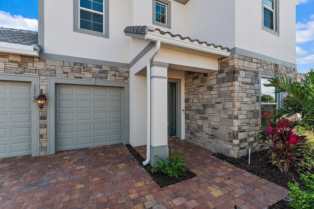 For Rent: $6,000 (5 beds, 3 baths, 3427 Square Feet)