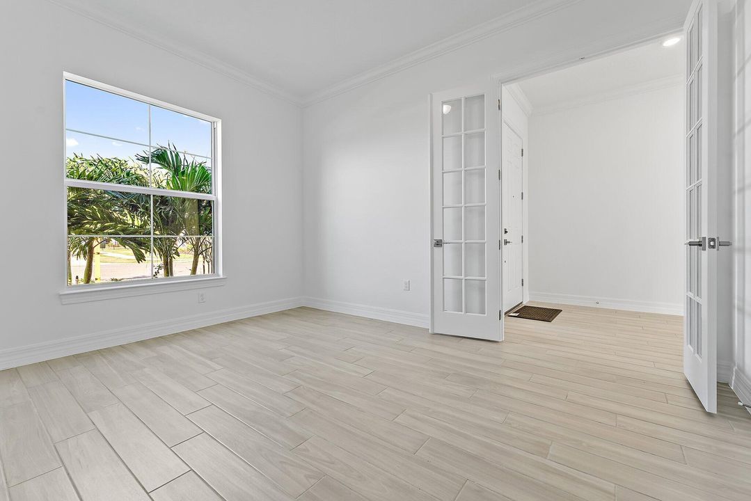 For Rent: $6,000 (5 beds, 3 baths, 3427 Square Feet)