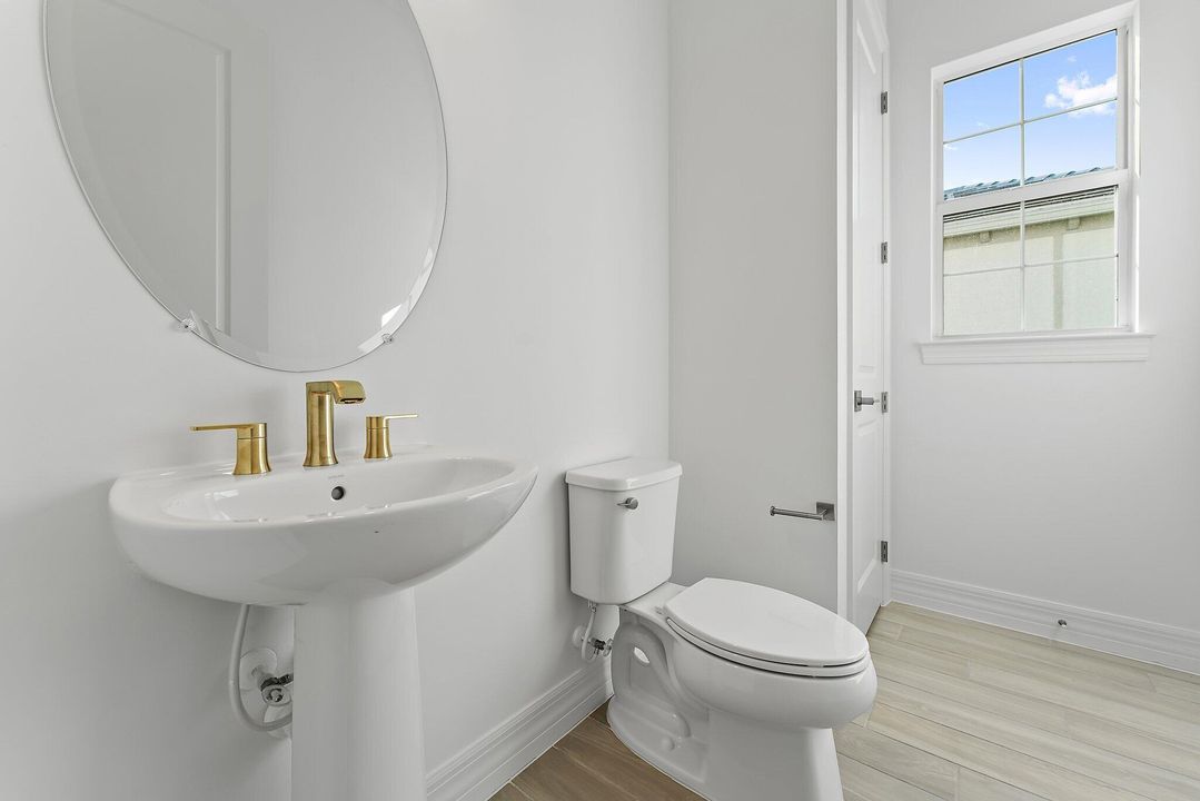 For Rent: $6,000 (5 beds, 3 baths, 3427 Square Feet)