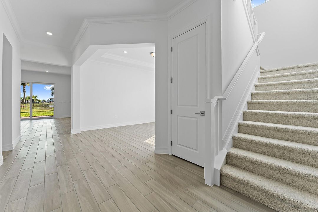 For Rent: $6,000 (5 beds, 3 baths, 3427 Square Feet)