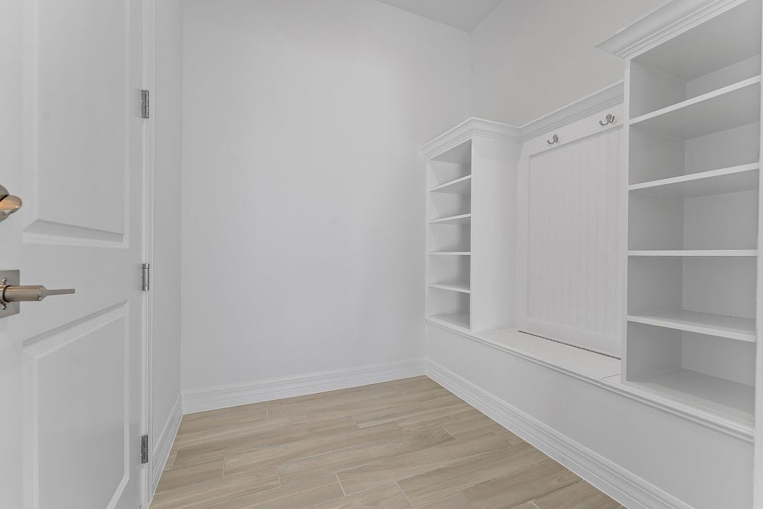 For Rent: $6,000 (5 beds, 3 baths, 3427 Square Feet)