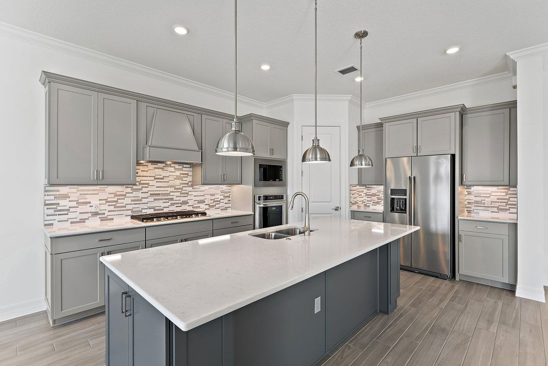 For Rent: $6,000 (5 beds, 3 baths, 3427 Square Feet)