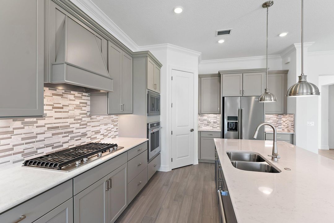 For Rent: $6,000 (5 beds, 3 baths, 3427 Square Feet)