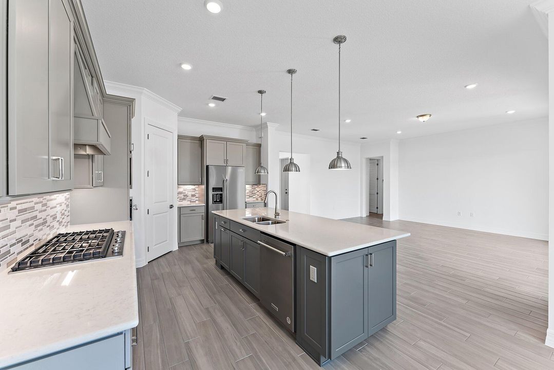 For Rent: $6,000 (5 beds, 3 baths, 3427 Square Feet)