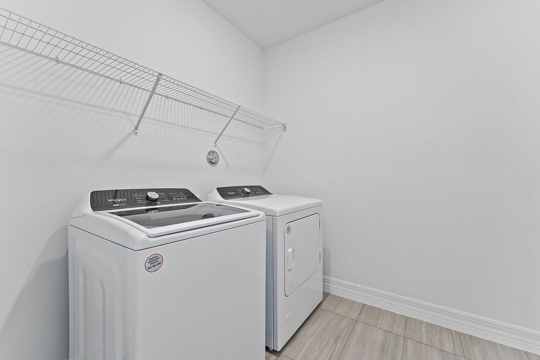 For Rent: $6,000 (5 beds, 3 baths, 3427 Square Feet)