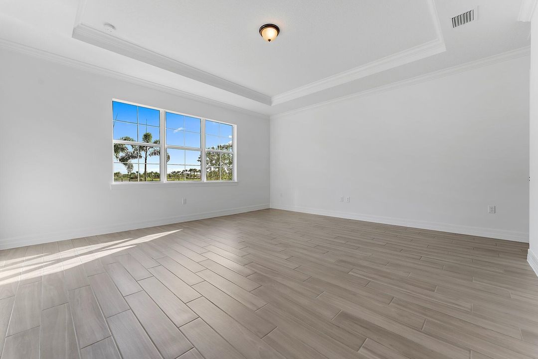 For Rent: $6,000 (5 beds, 3 baths, 3427 Square Feet)