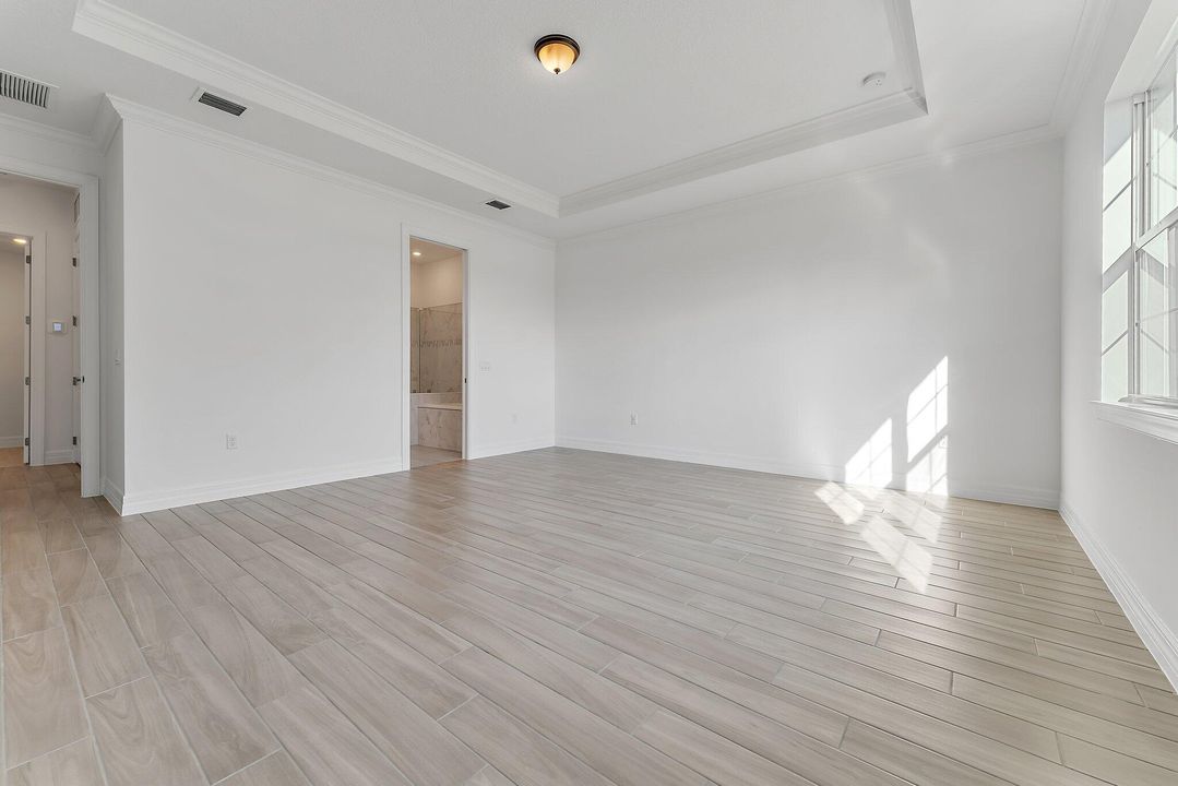 For Rent: $6,000 (5 beds, 3 baths, 3427 Square Feet)