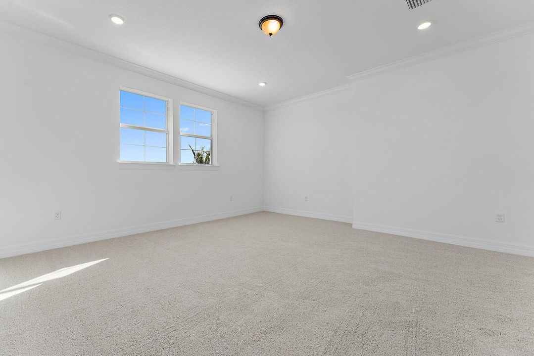 For Rent: $6,000 (5 beds, 3 baths, 3427 Square Feet)