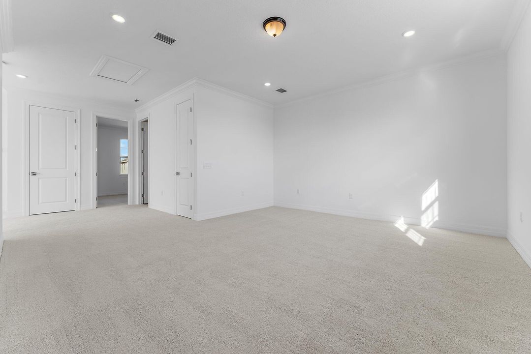 For Rent: $6,000 (5 beds, 3 baths, 3427 Square Feet)