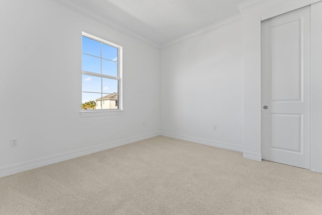 For Rent: $6,000 (5 beds, 3 baths, 3427 Square Feet)