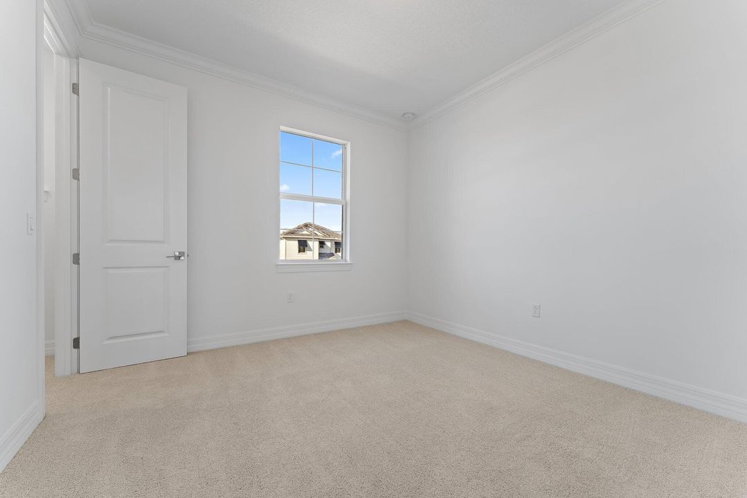 For Rent: $6,000 (5 beds, 3 baths, 3427 Square Feet)