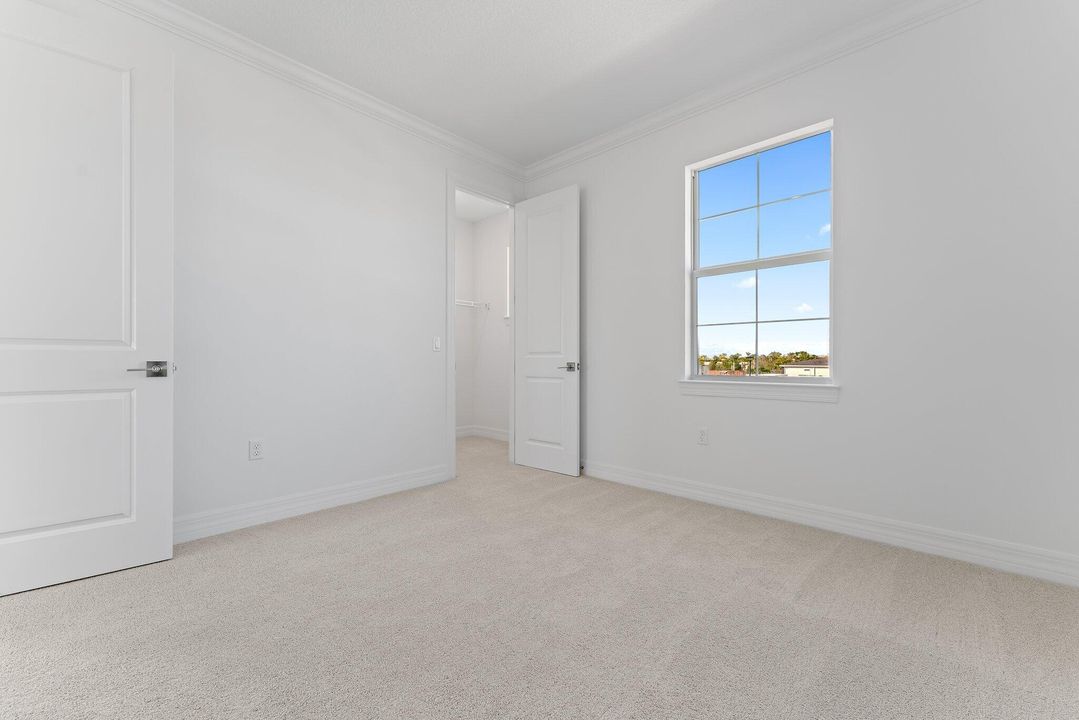 For Rent: $6,000 (5 beds, 3 baths, 3427 Square Feet)