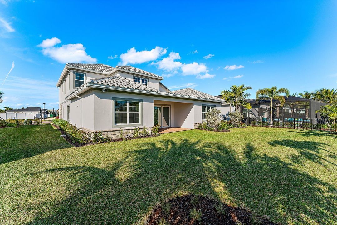 For Rent: $6,000 (5 beds, 3 baths, 3427 Square Feet)