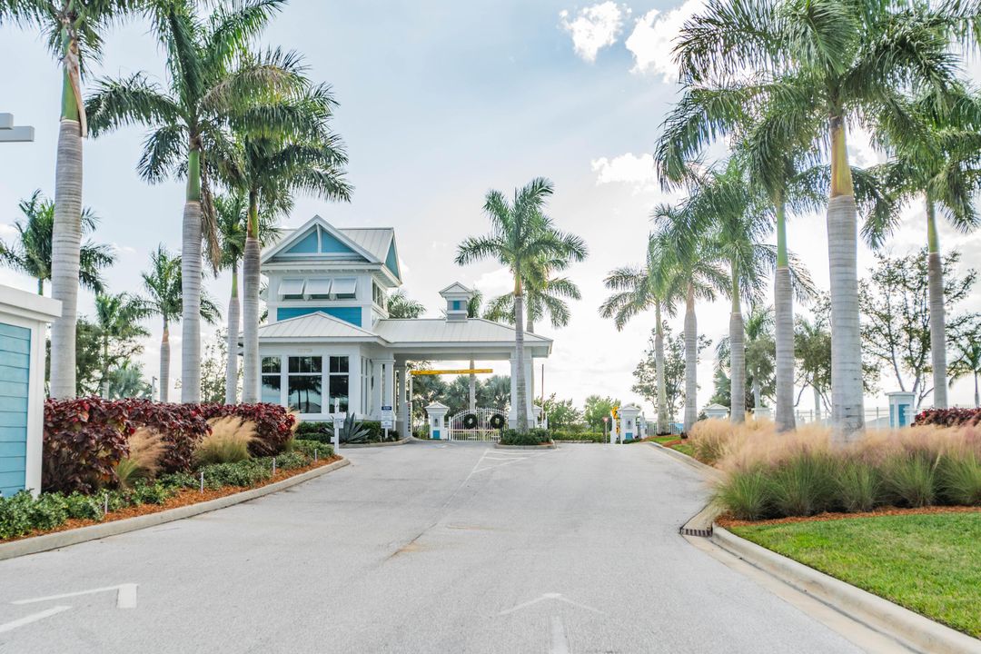 For Sale: $395,000 (2 beds, 2 baths, 1579 Square Feet)