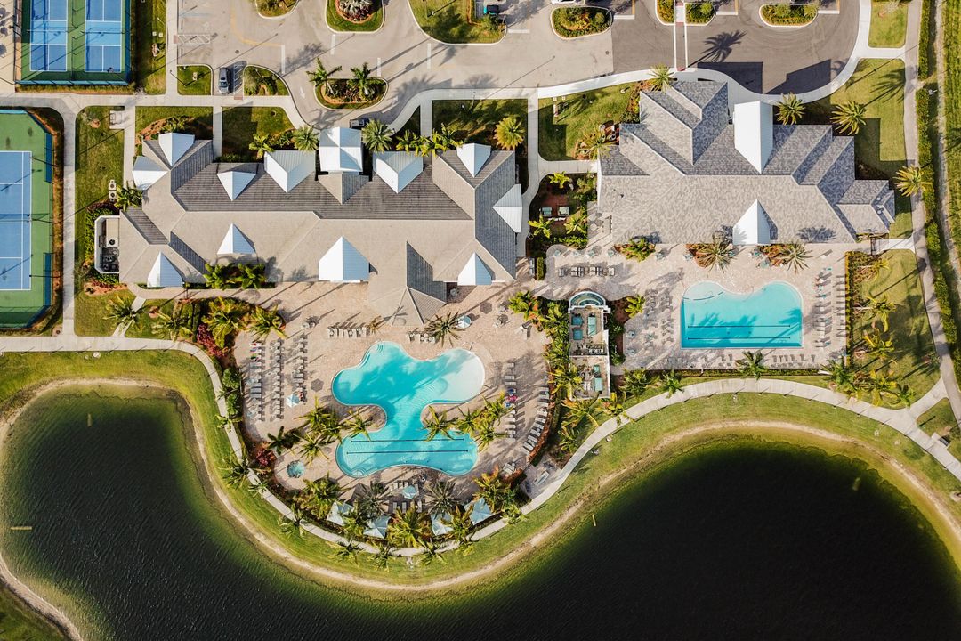 For Sale: $395,000 (2 beds, 2 baths, 1579 Square Feet)