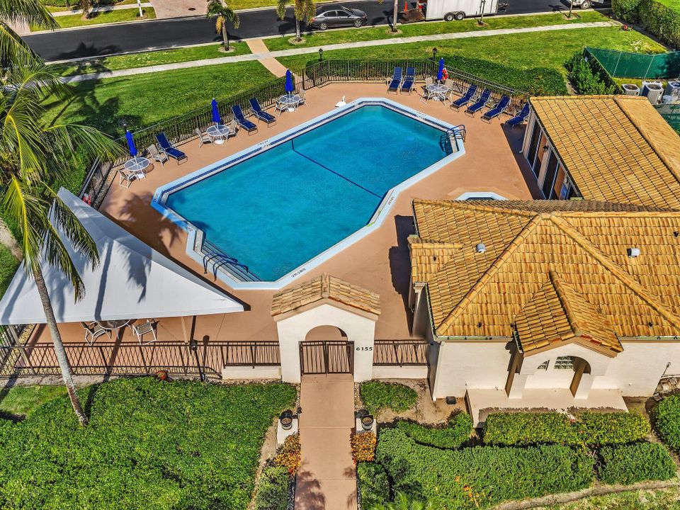 Activo con contrato: $575,000 (3 camas, 2 baños, 1945 Pies cuadrados)