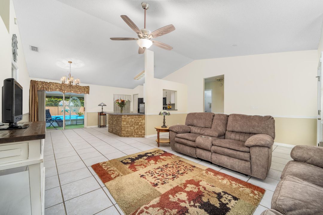 En Venta: $325,900 (3 camas, 2 baños, 1416 Pies cuadrados)