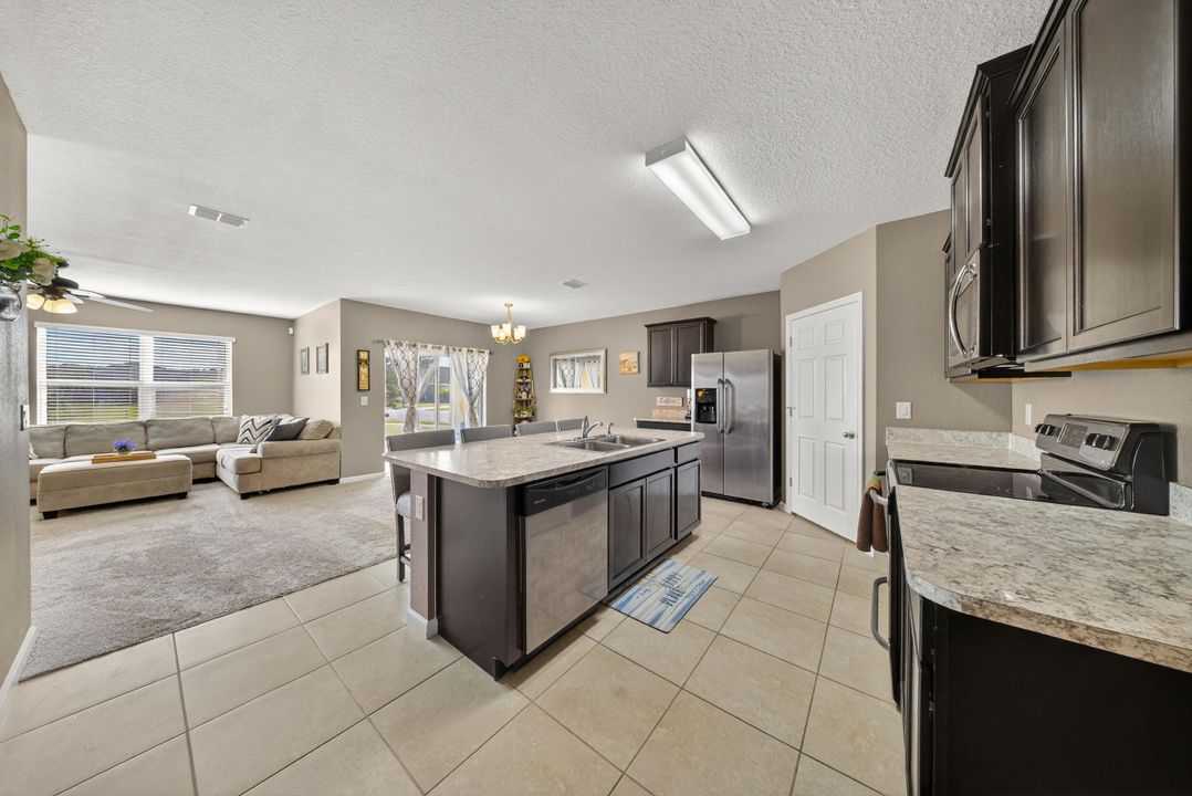 For Sale: $313,000 (4 beds, 2 baths, 1830 Square Feet)