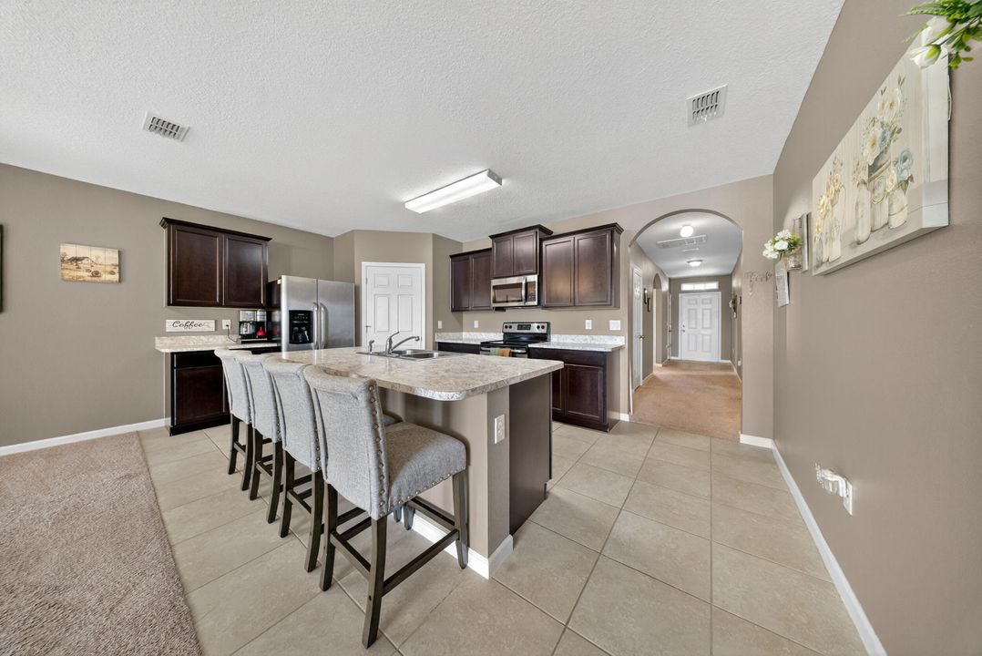 For Sale: $313,000 (4 beds, 2 baths, 1830 Square Feet)