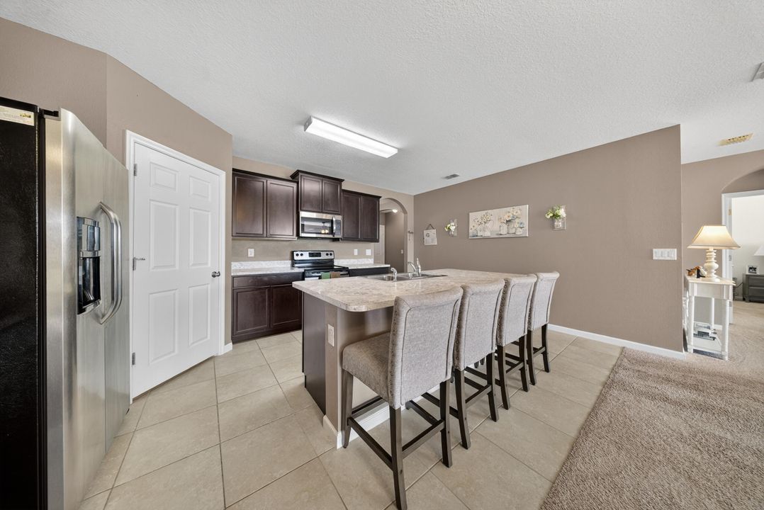 For Sale: $313,000 (4 beds, 2 baths, 1830 Square Feet)