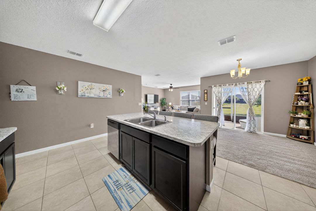 For Sale: $313,000 (4 beds, 2 baths, 1830 Square Feet)