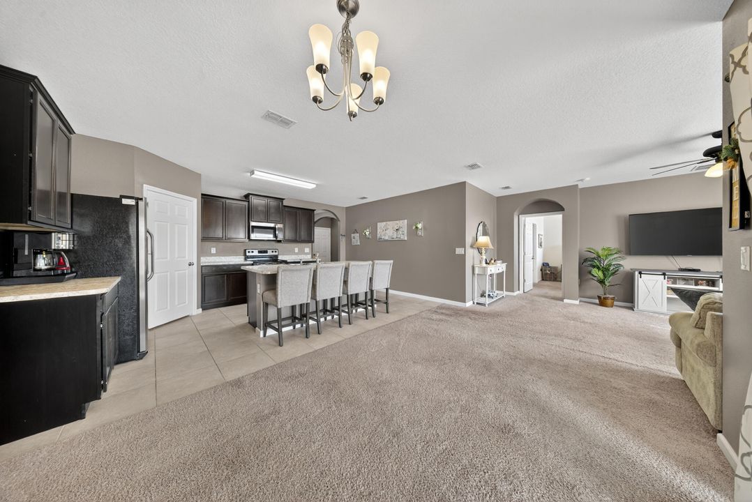 For Sale: $313,000 (4 beds, 2 baths, 1830 Square Feet)