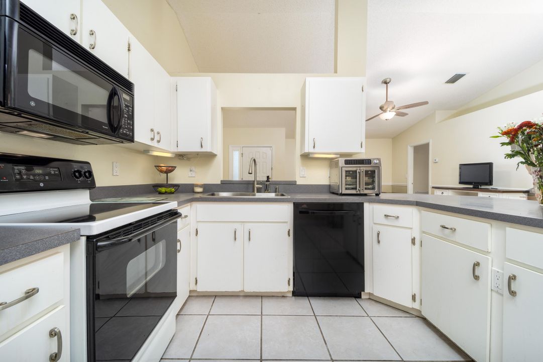 En Venta: $325,900 (3 camas, 2 baños, 1416 Pies cuadrados)