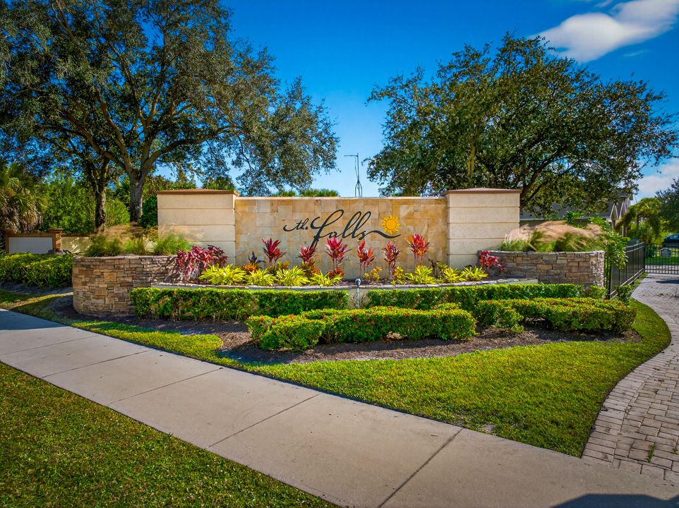 For Sale: $313,000 (4 beds, 2 baths, 1830 Square Feet)