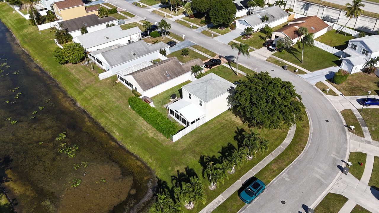 For Sale: $460,000 (3 beds, 2 baths, 1415 Square Feet)