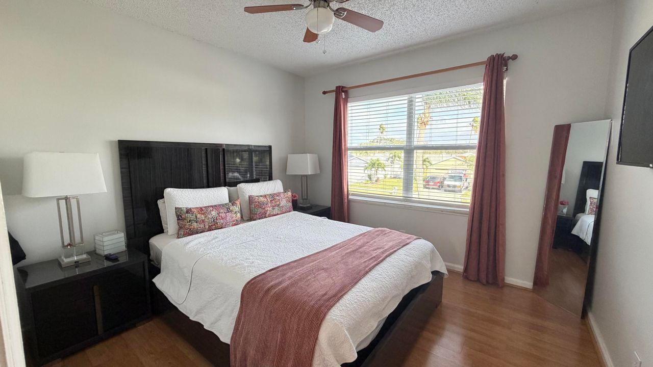 For Sale: $460,000 (3 beds, 2 baths, 1415 Square Feet)