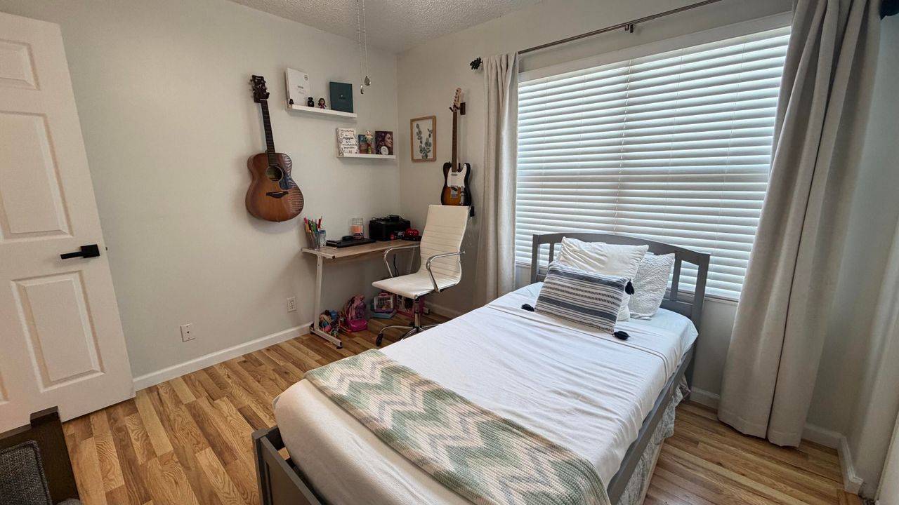 For Sale: $460,000 (3 beds, 2 baths, 1415 Square Feet)