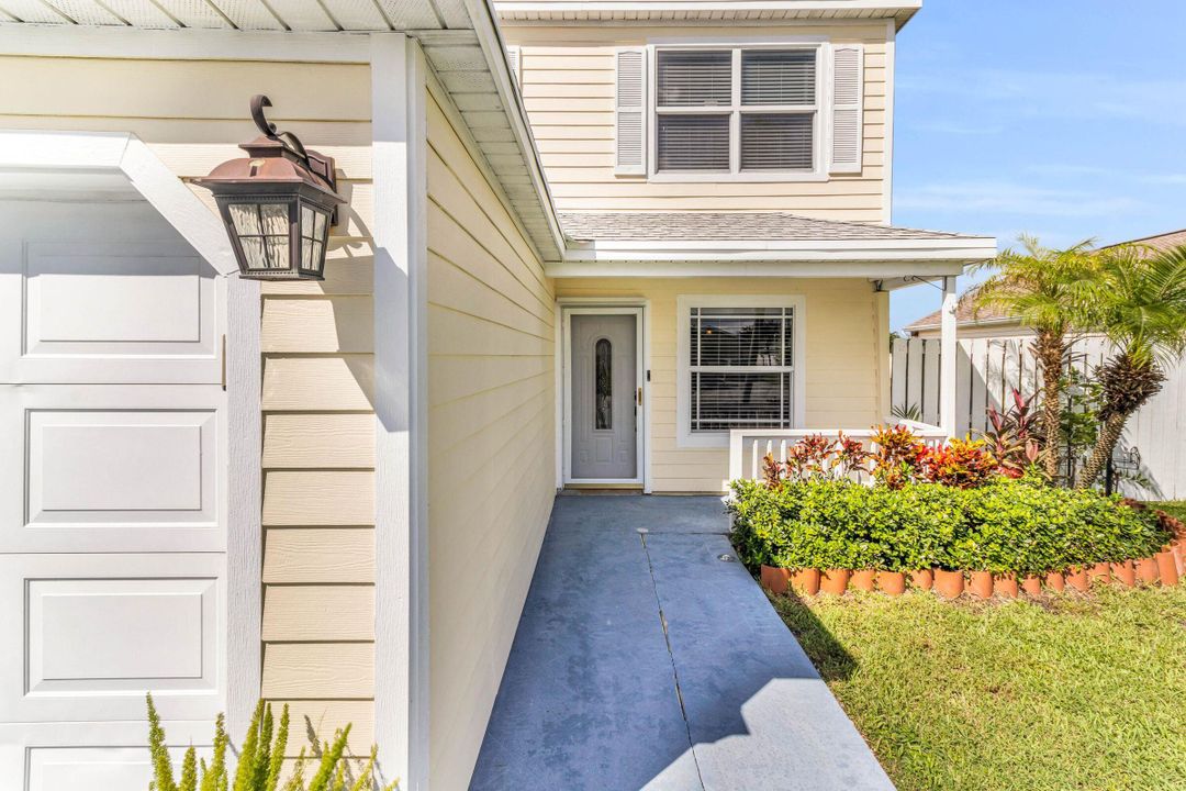 For Sale: $460,000 (3 beds, 2 baths, 1415 Square Feet)