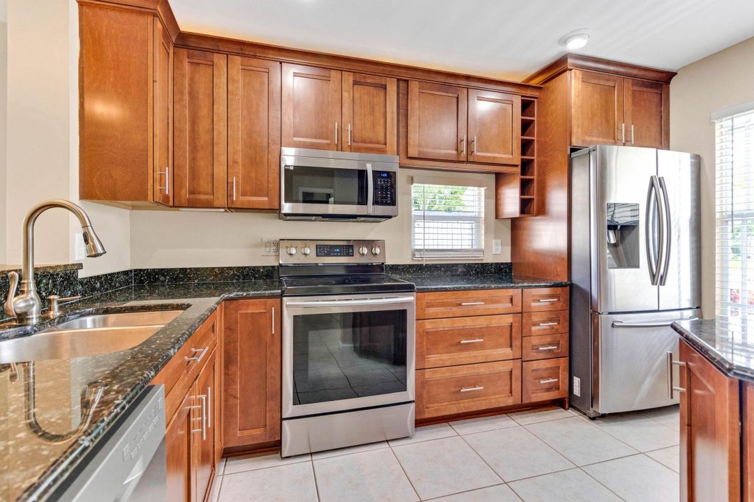 For Sale: $460,000 (3 beds, 2 baths, 1415 Square Feet)