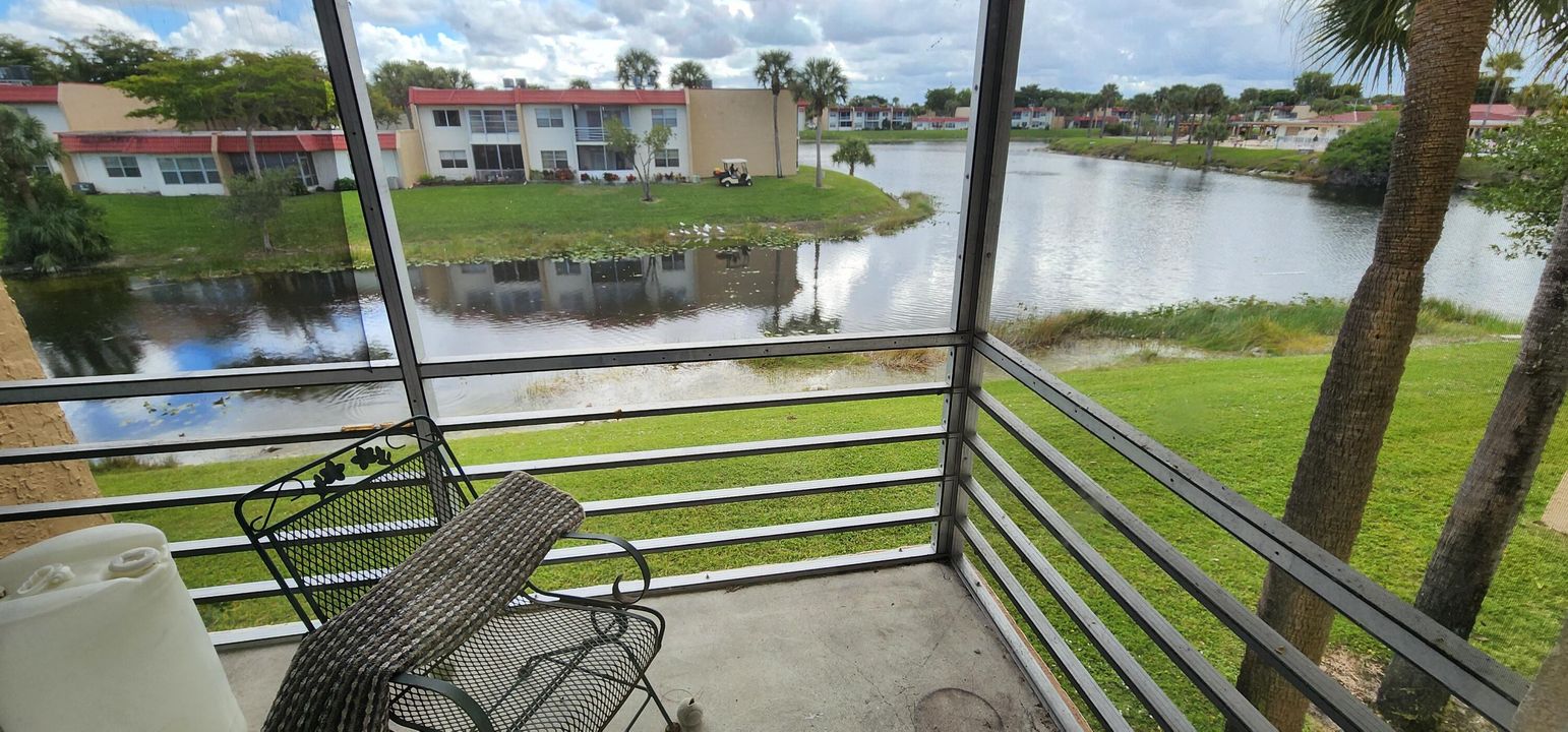 待售: $78,500 (1 贝兹, 1 浴室, 704 平方英尺)