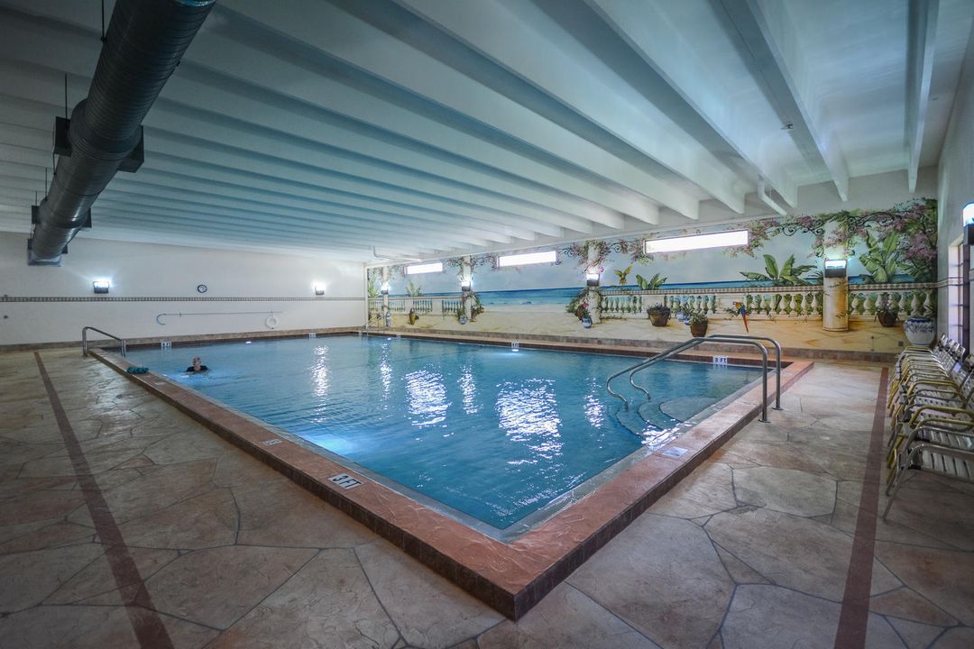 For Sale: $120,000 (1 beds, 1 baths, 684 Square Feet)