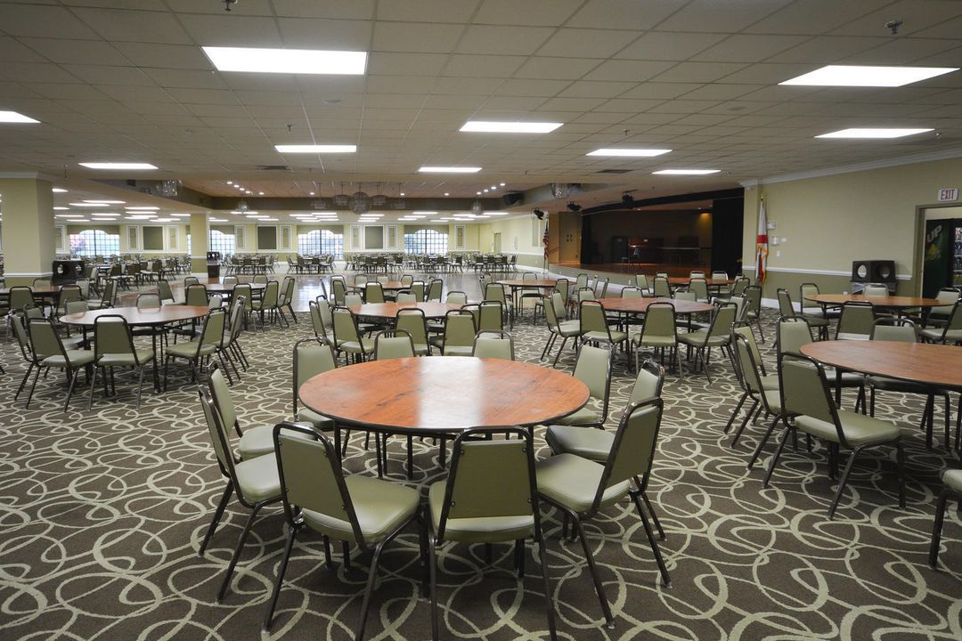 For Sale: $120,000 (1 beds, 1 baths, 684 Square Feet)