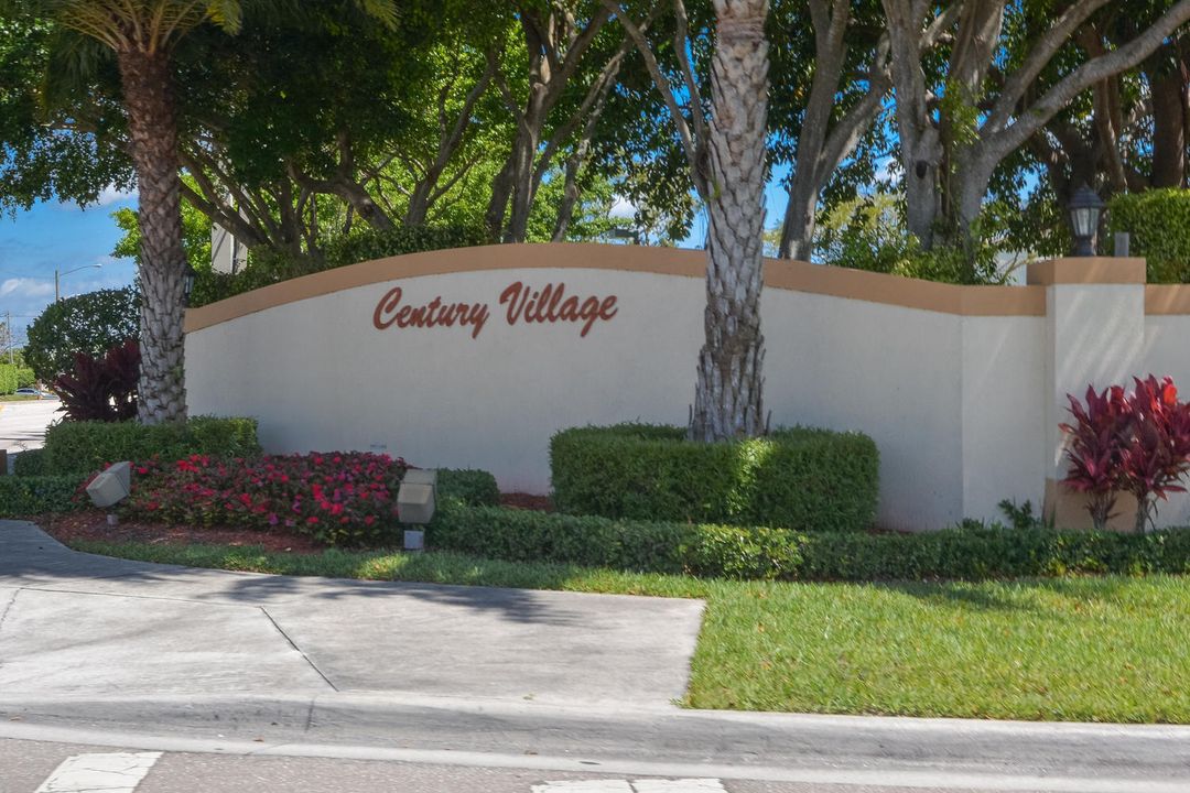 For Sale: $120,000 (1 beds, 1 baths, 684 Square Feet)