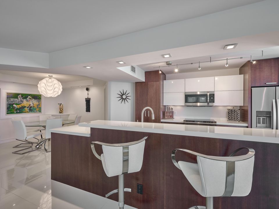 For Sale: $1,750,000 (2 beds, 2 baths, 1448 Square Feet)