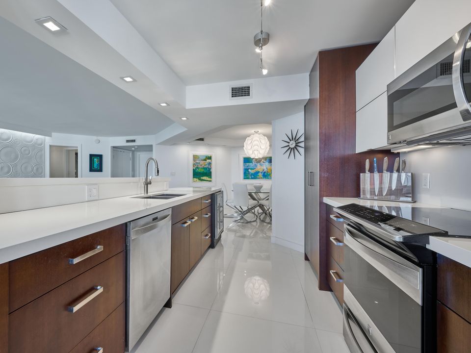 For Sale: $1,750,000 (2 beds, 2 baths, 1448 Square Feet)