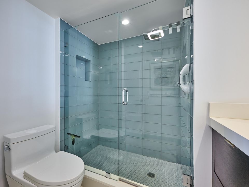 For Sale: $1,750,000 (2 beds, 2 baths, 1448 Square Feet)