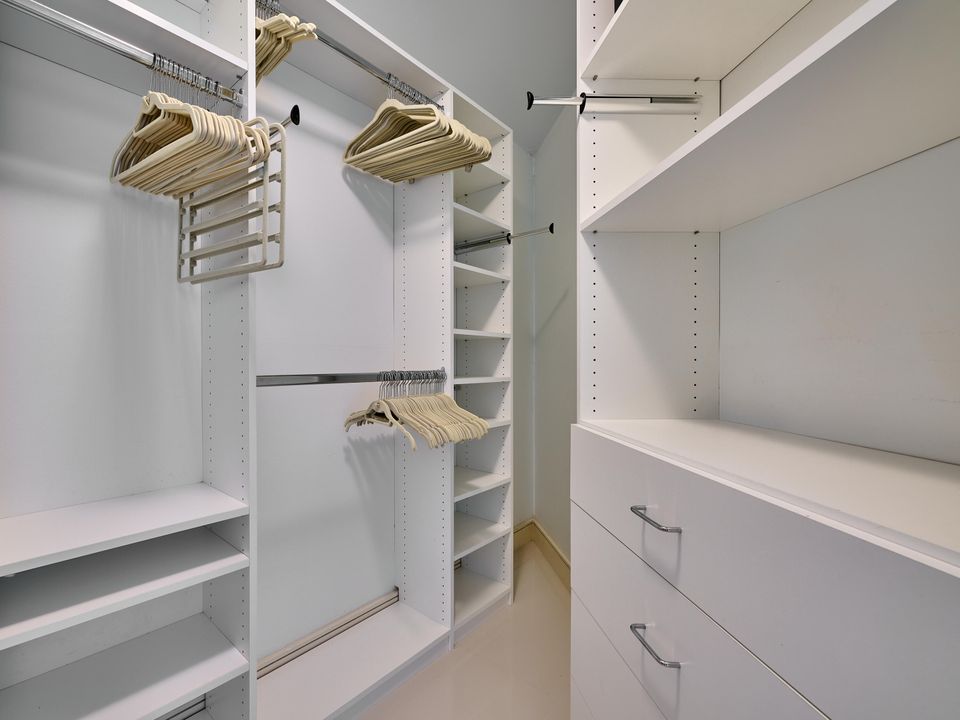 For Sale: $1,750,000 (2 beds, 2 baths, 1448 Square Feet)