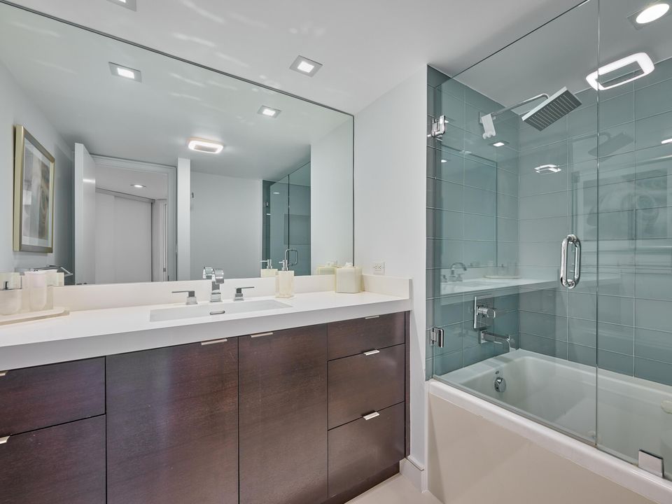 For Sale: $1,750,000 (2 beds, 2 baths, 1448 Square Feet)