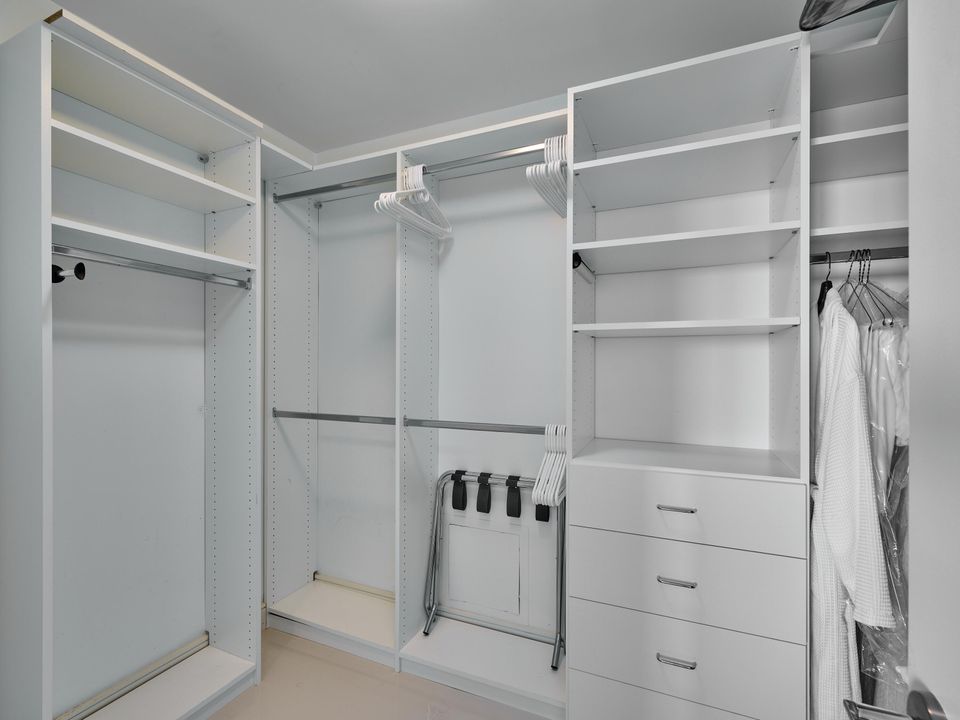 For Sale: $1,750,000 (2 beds, 2 baths, 1448 Square Feet)