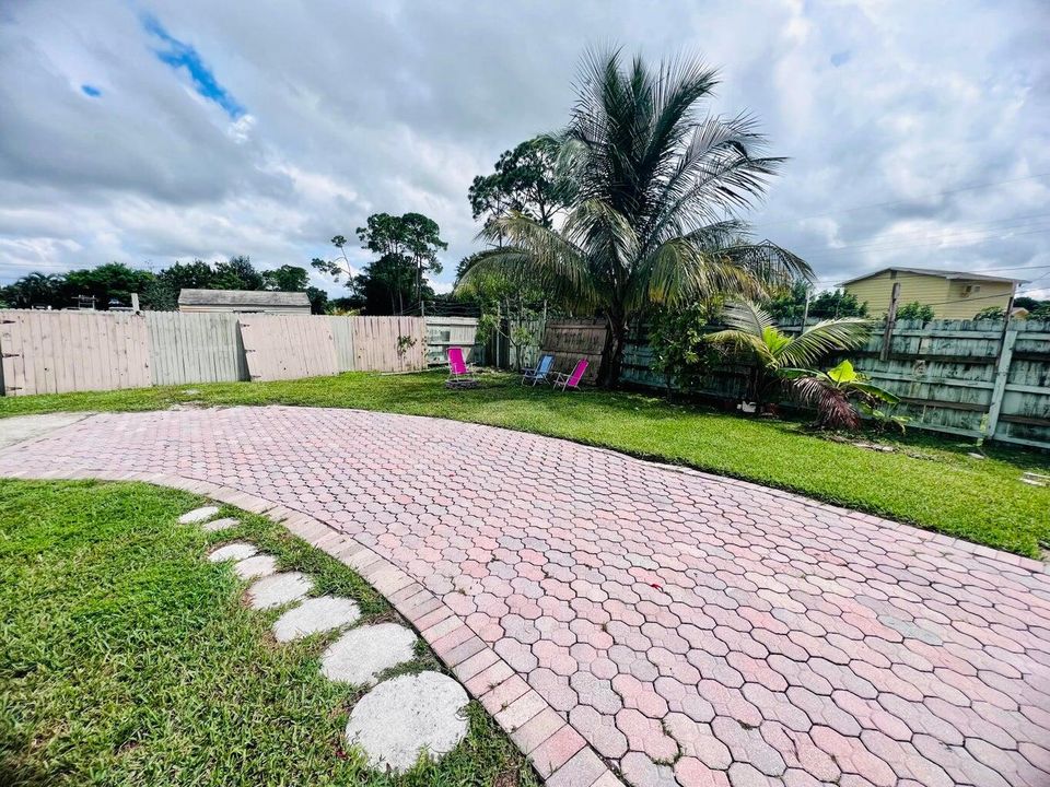 В аренду: $2,500 (2 спален, 1 ванн, 1200 Квадратных фут)