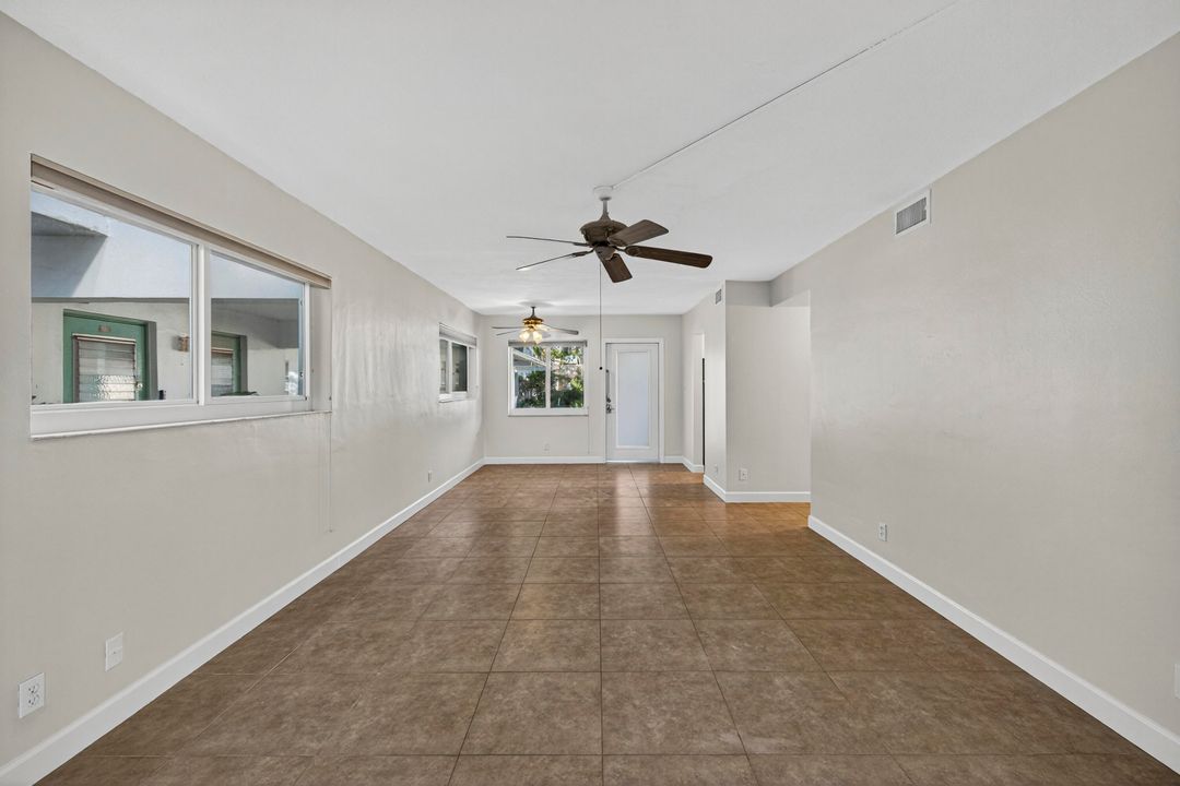 For Sale: $148,000 (1 beds, 1 baths, 700 Square Feet)