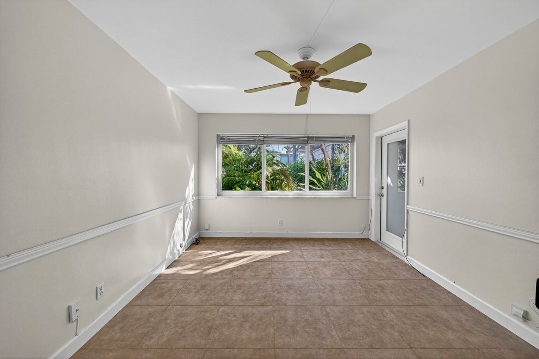 For Sale: $148,000 (1 beds, 1 baths, 700 Square Feet)