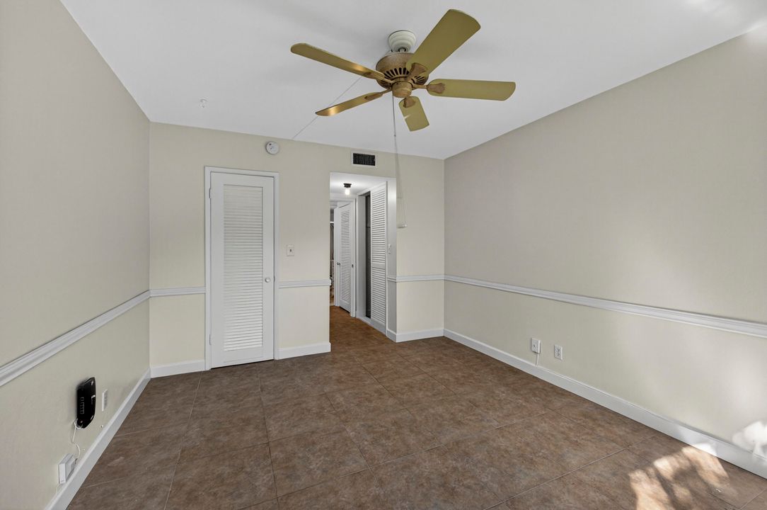 For Sale: $148,000 (1 beds, 1 baths, 700 Square Feet)