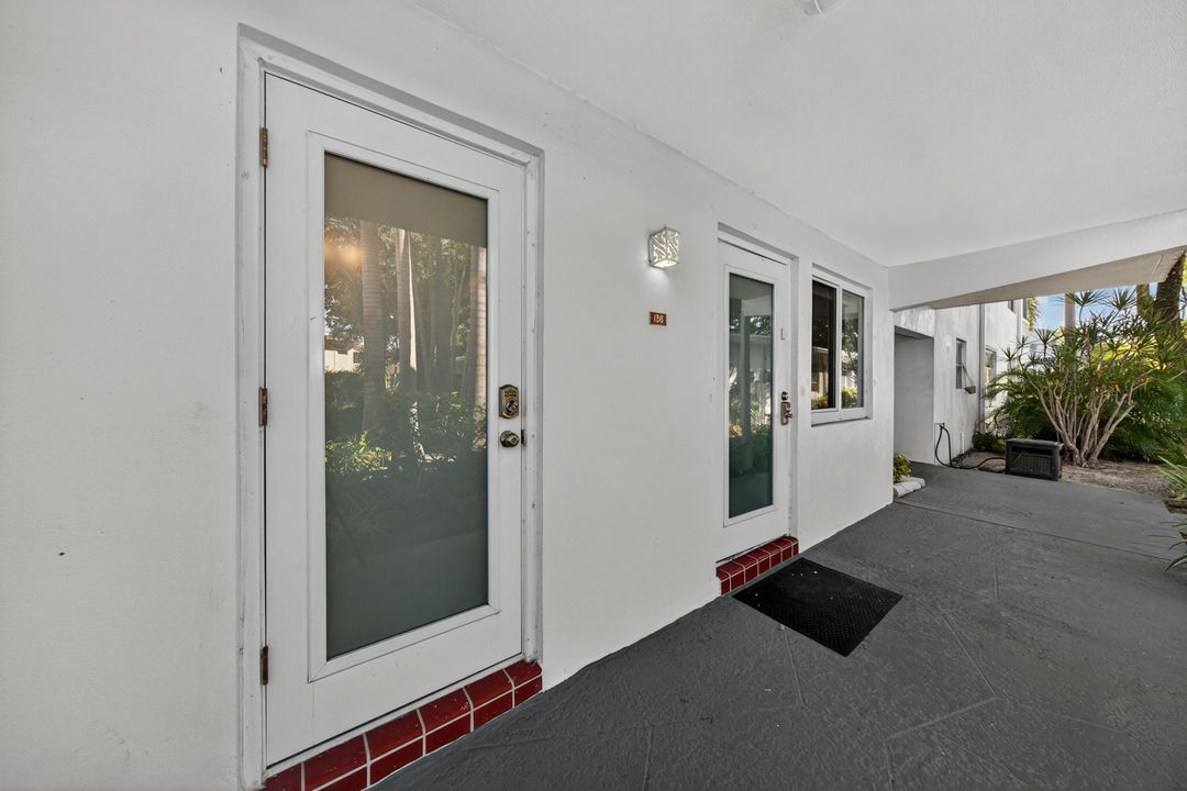 For Sale: $148,000 (1 beds, 1 baths, 700 Square Feet)